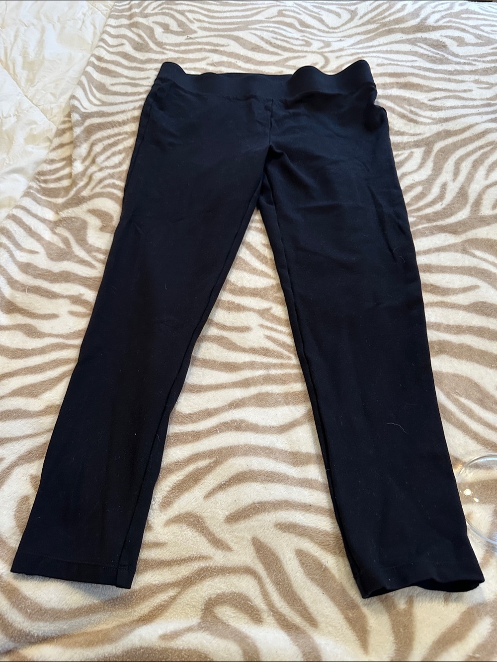 Women’s Black Pull-On Knit Leggings